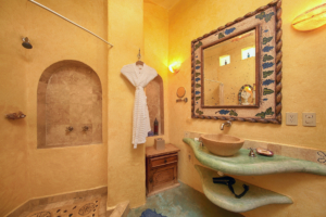 villa-serena-amor-boutique-hotel-sayulita-bathroom-with-mirror (1)
